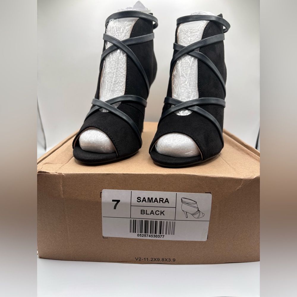 Journee Collection Black Strappy Heels
